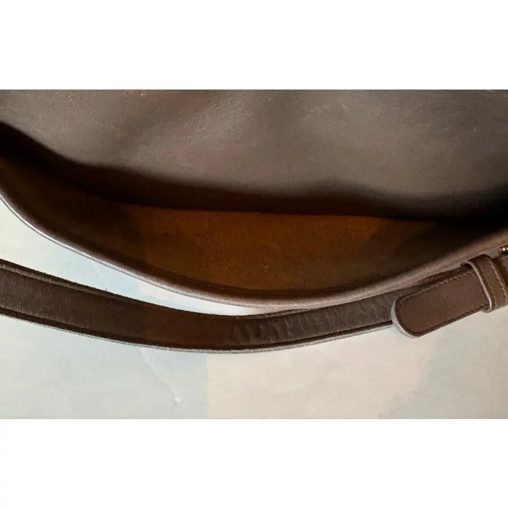 Coach Taylor crossbody zip in  brown  H5C-9944 c. 1995
